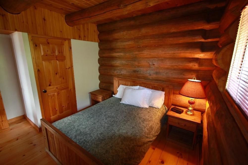 Wilderness Tours Rafting Resort Foresters Falls エクステリア 写真
