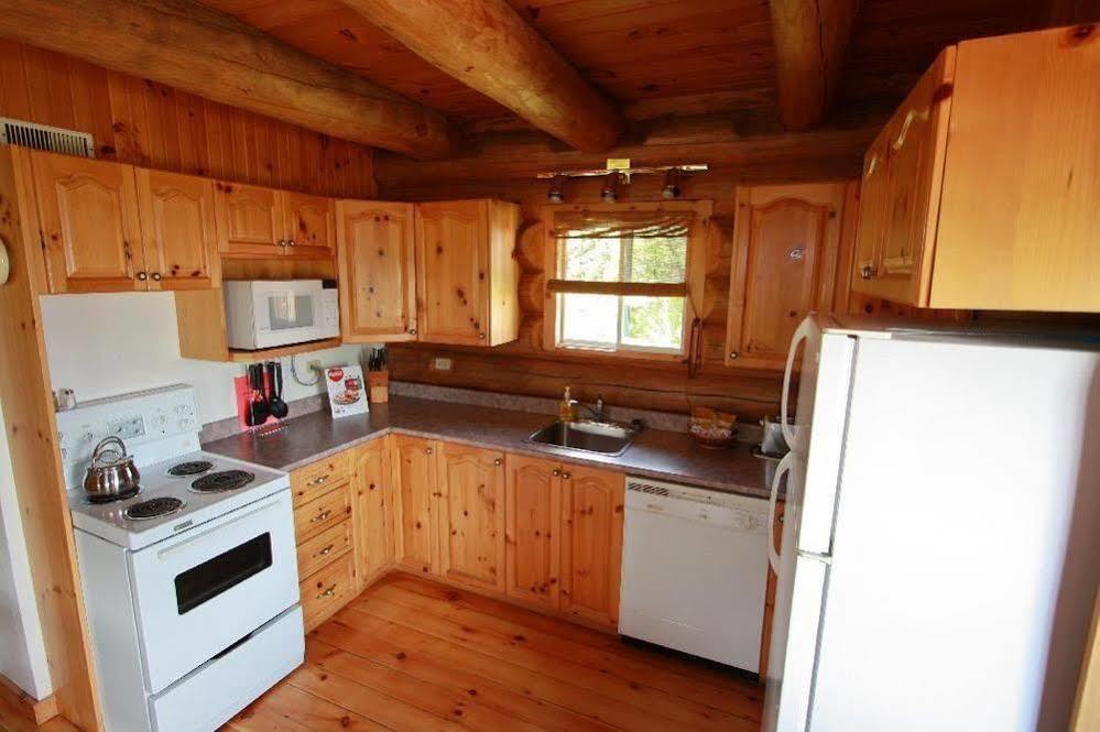 Wilderness Tours Rafting Resort Foresters Falls エクステリア 写真